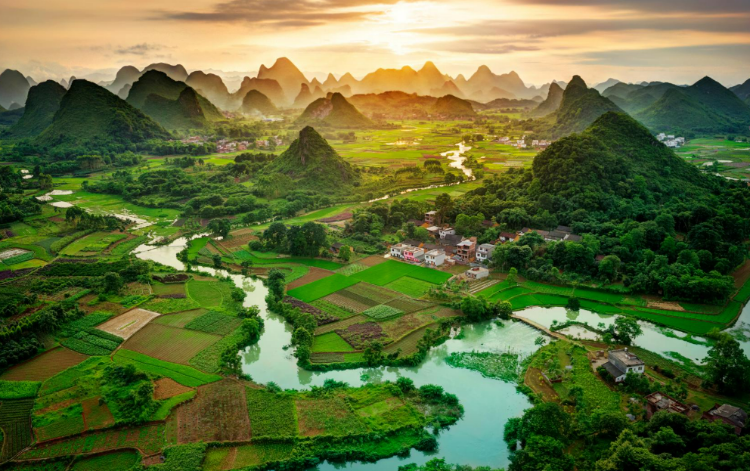 One Day Li River Cruise and Yangshuo Highlights Tour