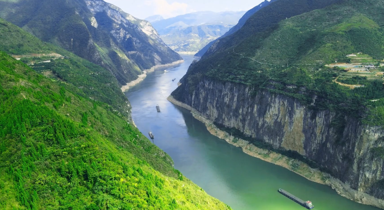 14-Day Yangtze River Cruise and Panda Family Tour