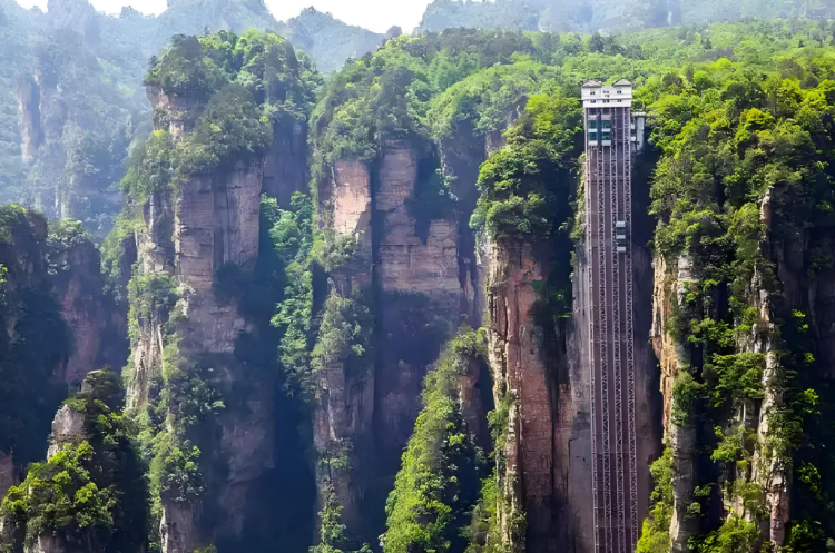 9-Day Minority Discovery in Zhangjiajie, Fenghuang and Guizhou